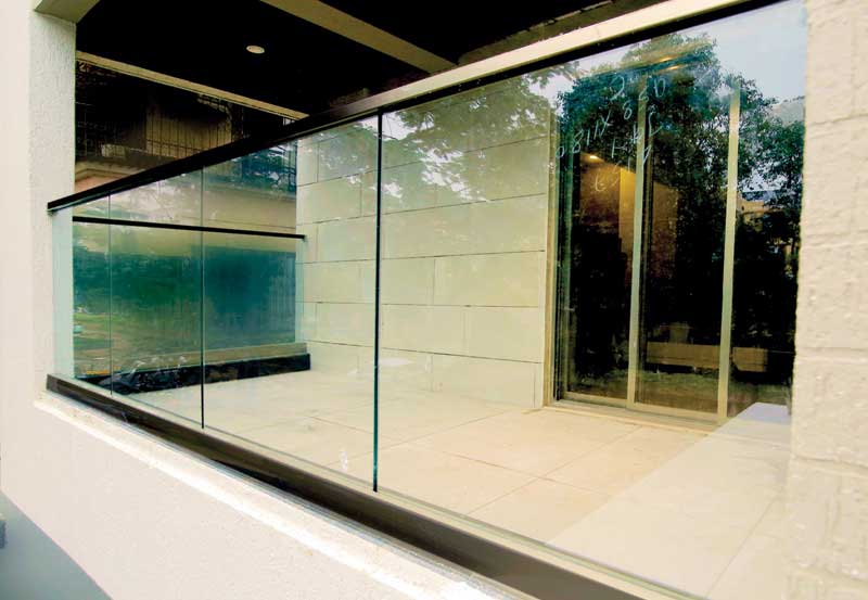 Aluminum & Glass Railing